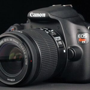 Canon EOS T5 con objetivo 18-55mm